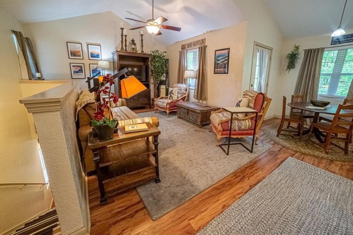 Cabin C In The Gatlinburg Art & Craft Community Екстер'єр фото